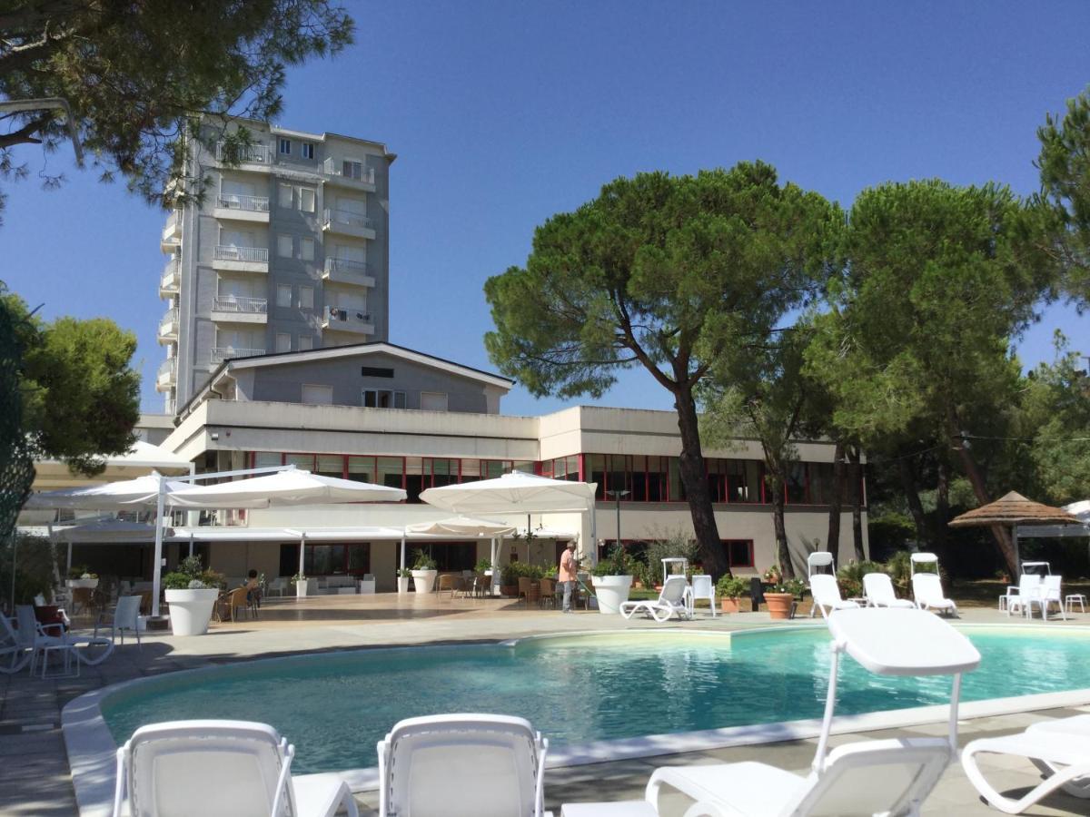 Hotel Perrozzi Vasto Bagian luar foto