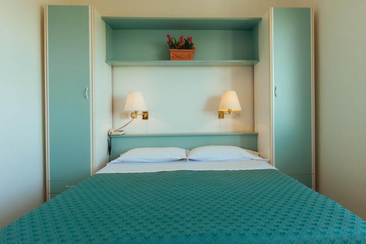 Hotel Perrozzi Vasto Ruang foto