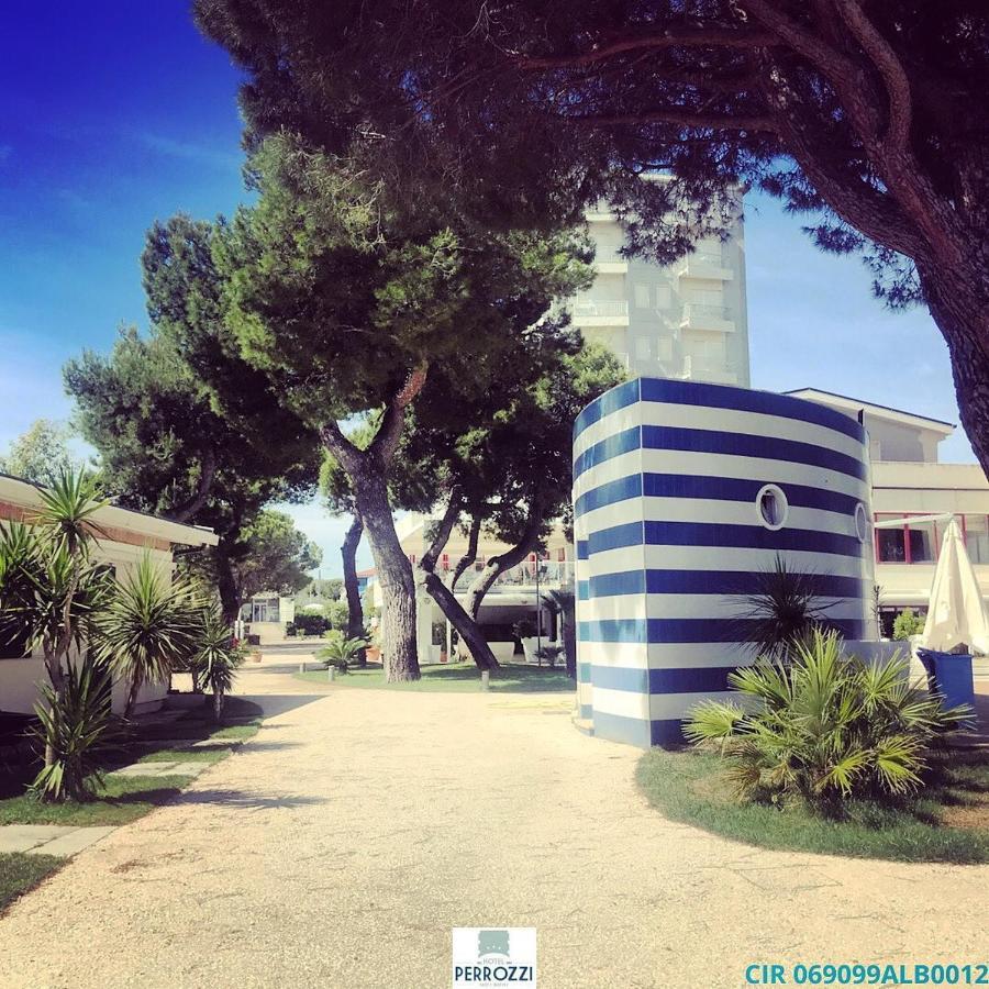 Hotel Perrozzi Vasto Bagian luar foto