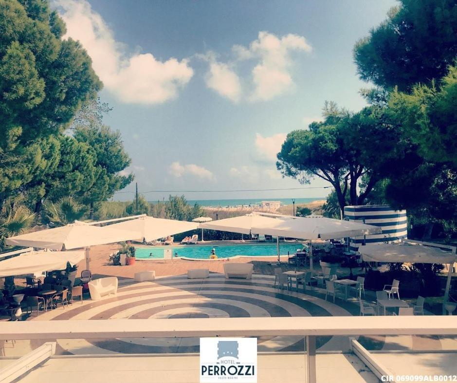 Hotel Perrozzi Vasto Bagian luar foto