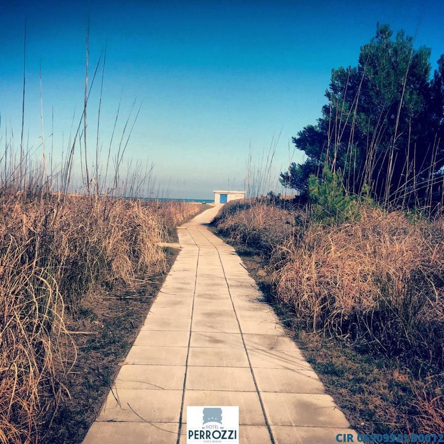 Hotel Perrozzi Vasto Bagian luar foto
