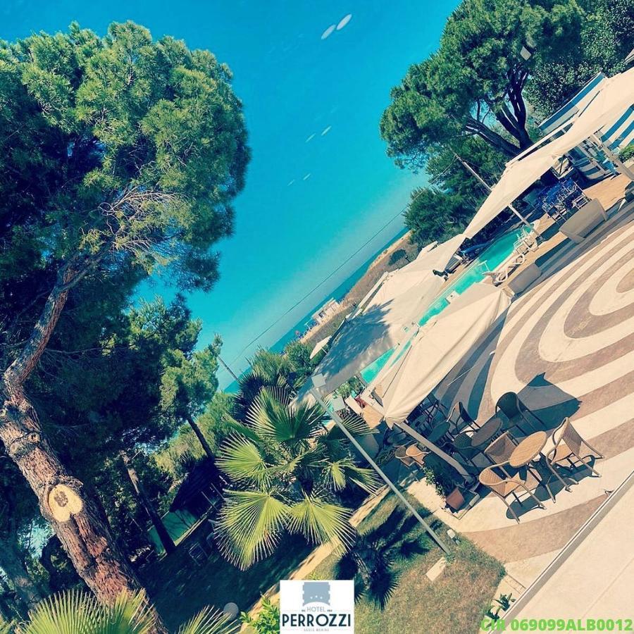 Hotel Perrozzi Vasto Bagian luar foto