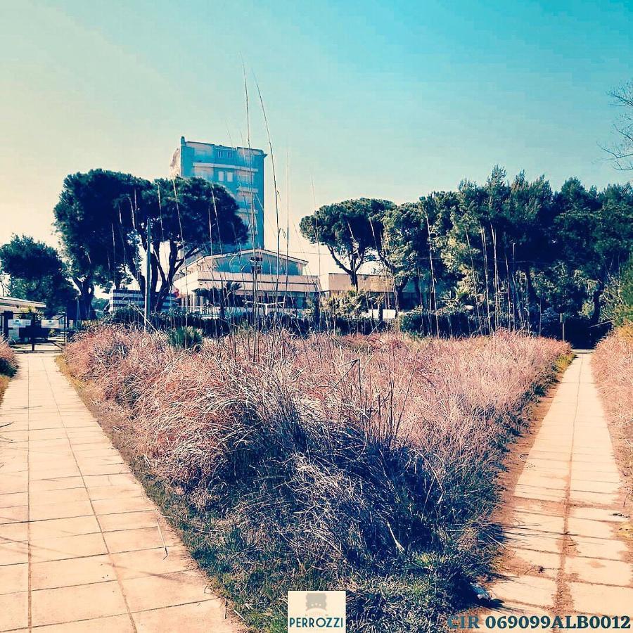 Hotel Perrozzi Vasto Bagian luar foto