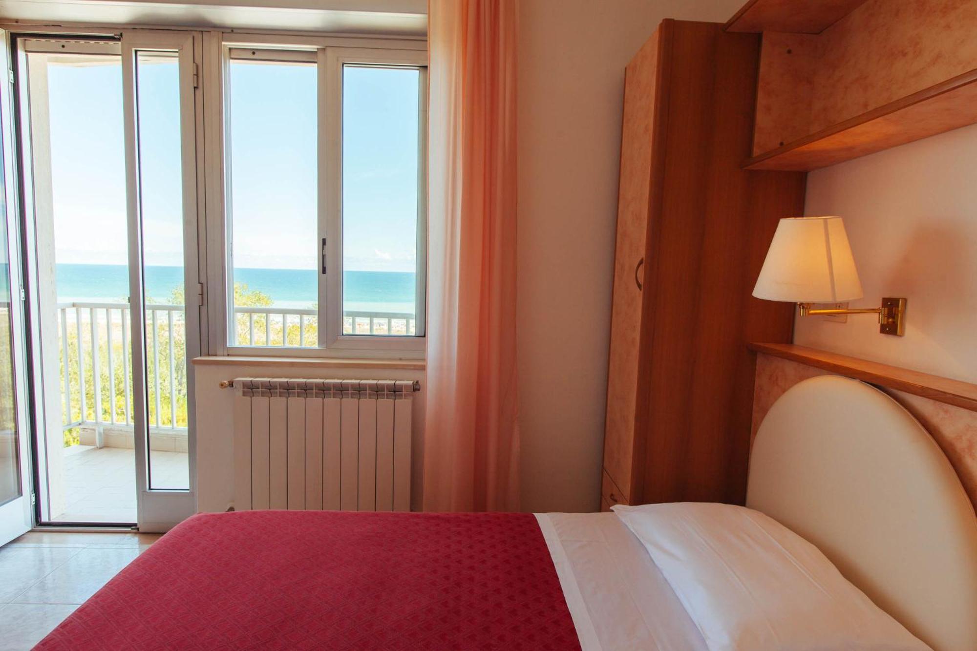 Hotel Perrozzi Vasto Ruang foto