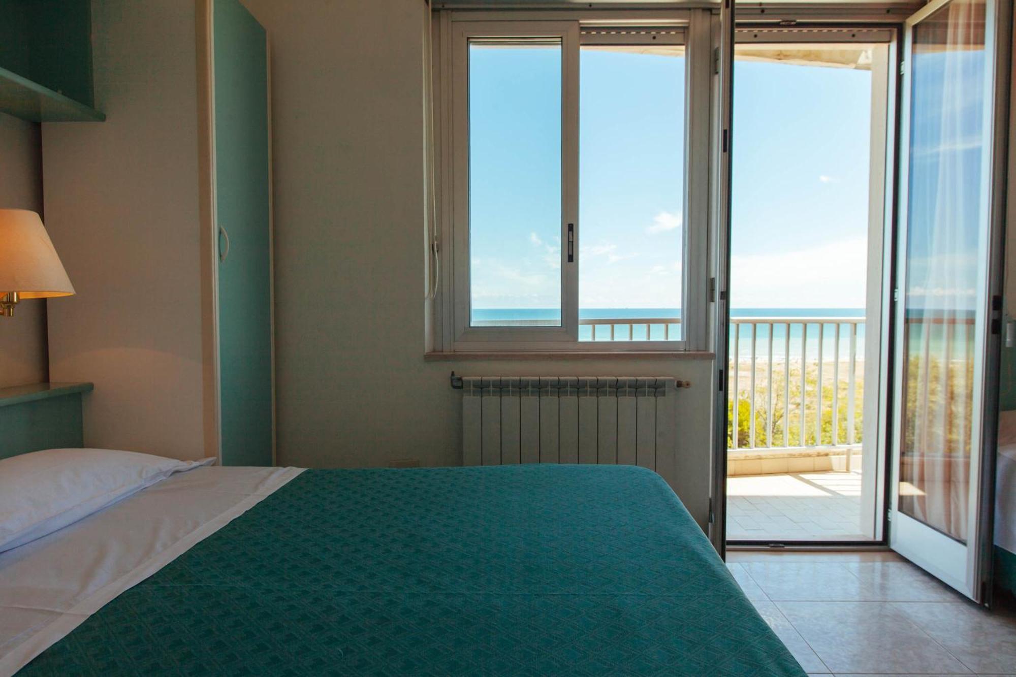 Hotel Perrozzi Vasto Ruang foto